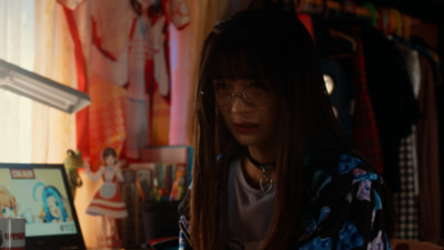 口を開いた高岡ひかる（堰沢結愛）（『エルピス』8話より）写真提供＝カンテレ